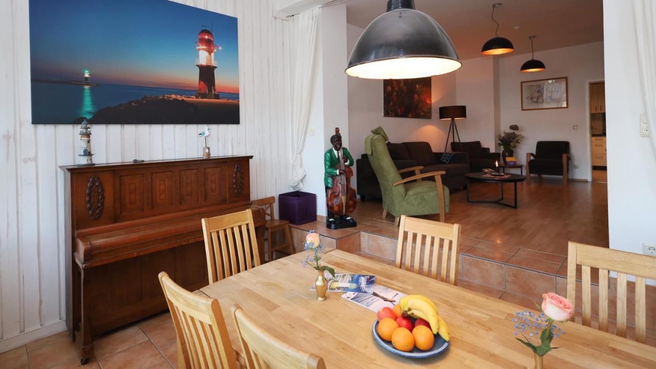 Ferienwohnungen -Am Strom 41- In Warnemuende Rostock Exterior photo